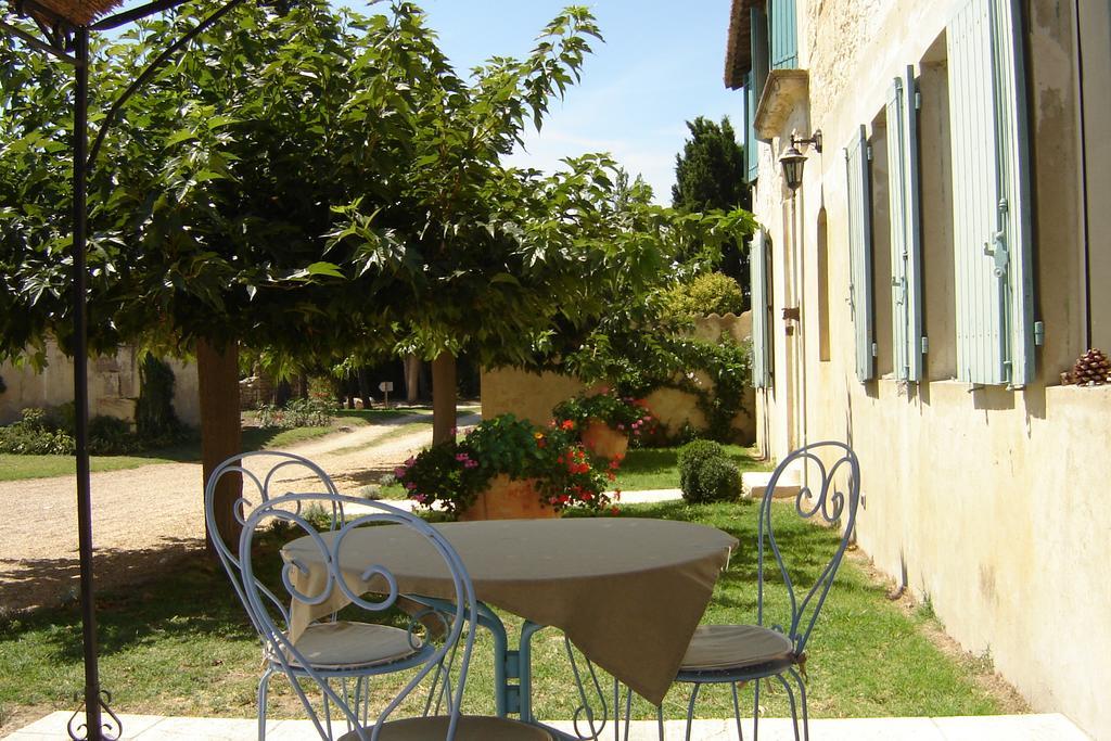 Mas Petit Prince Bed & Breakfast Arles Dış mekan fotoğraf